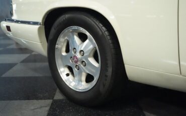 Jaguar-Xjs-1995-Glacier-White-Coffee-45