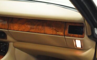 Jaguar-Xjs-1995-Glacier-White-Coffee-46