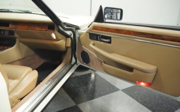 Jaguar-Xjs-1995-Glacier-White-Coffee-48