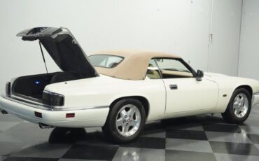 Jaguar-Xjs-1995-Glacier-White-Coffee-49