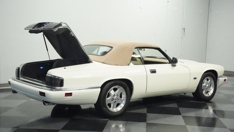 Jaguar-Xjs-1995-Glacier-White-Coffee-49