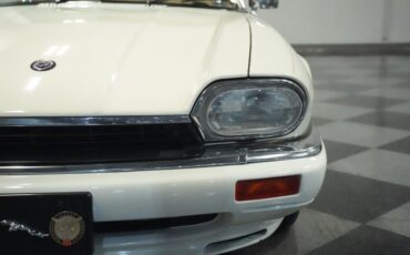 Jaguar-Xjs-1995-Glacier-White-Coffee-5