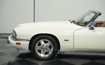 Jaguar-Xjs-1995-Glacier-White-Coffee-6