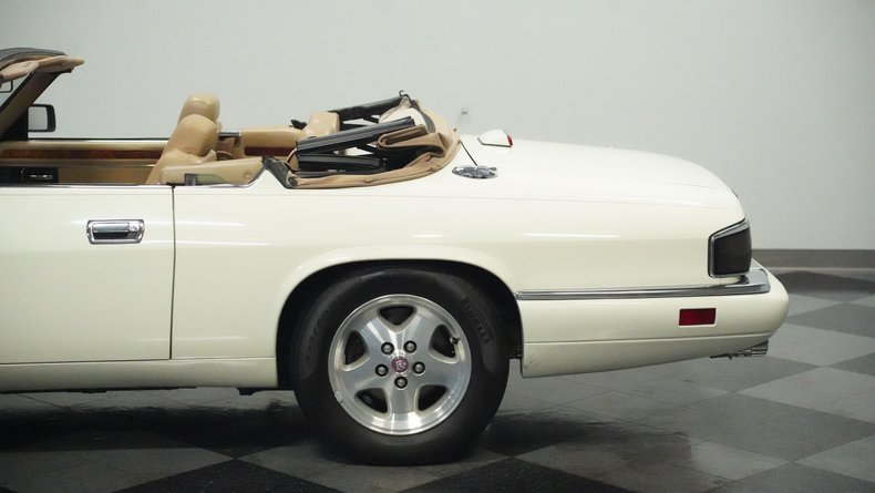 Jaguar-Xjs-1995-Glacier-White-Coffee-7