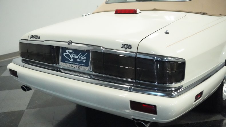 Jaguar-Xjs-1995-Glacier-White-Coffee-8