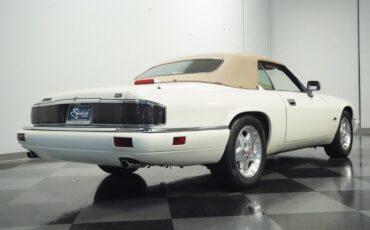Jaguar-Xjs-1995-Glacier-White-Coffee-9