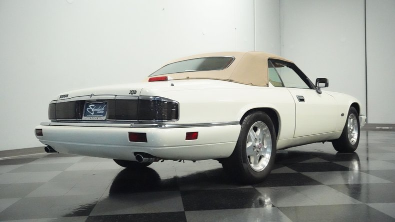 Jaguar-Xjs-1995-Glacier-White-Coffee-9