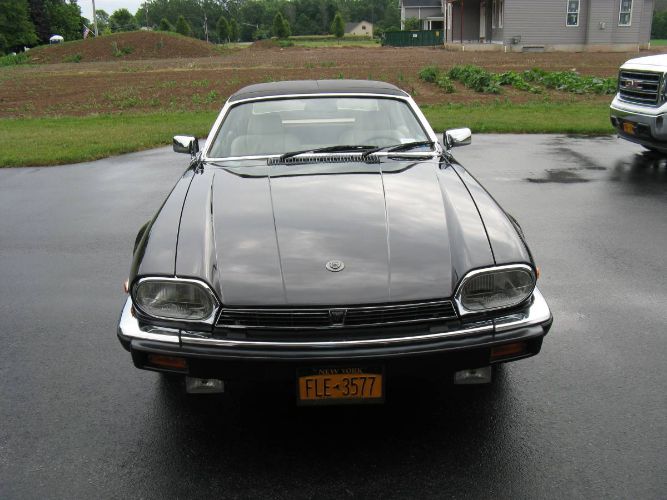 Jaguar-Xjsc-1987-Black-1