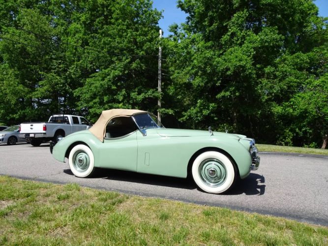 Jaguar-Xk120-1953-Pastel-Green-Suede-Green-1