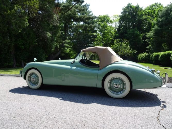 Jaguar-Xk120-1953-Pastel-Green-Suede-Green-2