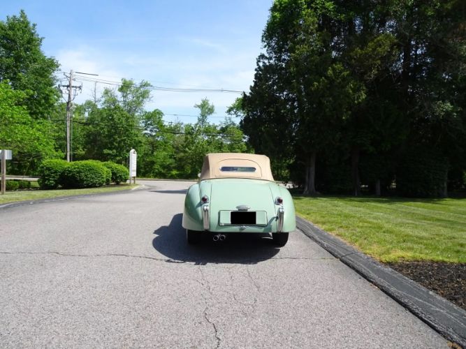 Jaguar-Xk120-1953-Pastel-Green-Suede-Green-3
