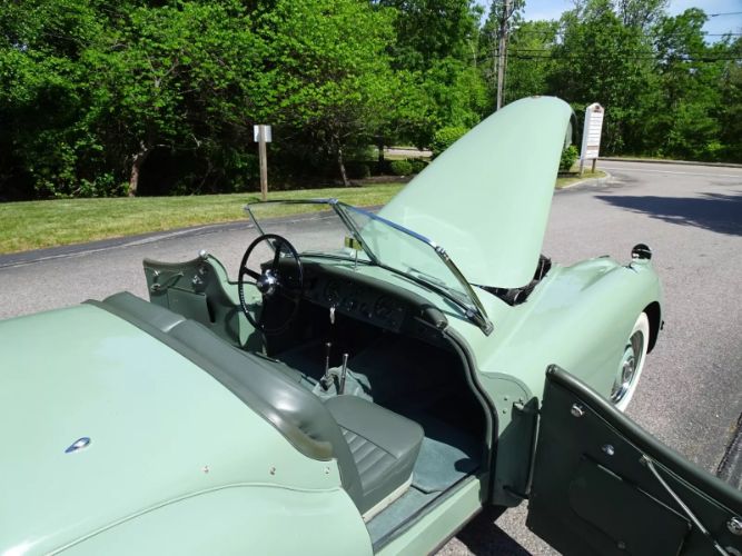 Jaguar-Xk120-1953-Pastel-Green-Suede-Green-8