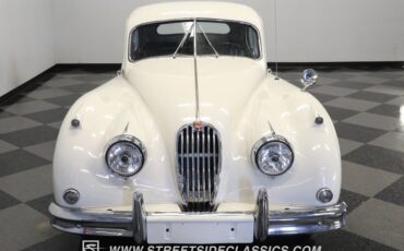 Jaguar-Xk140-1956-White-Blue-17