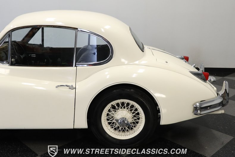 Jaguar-Xk140-1956-White-Blue-26