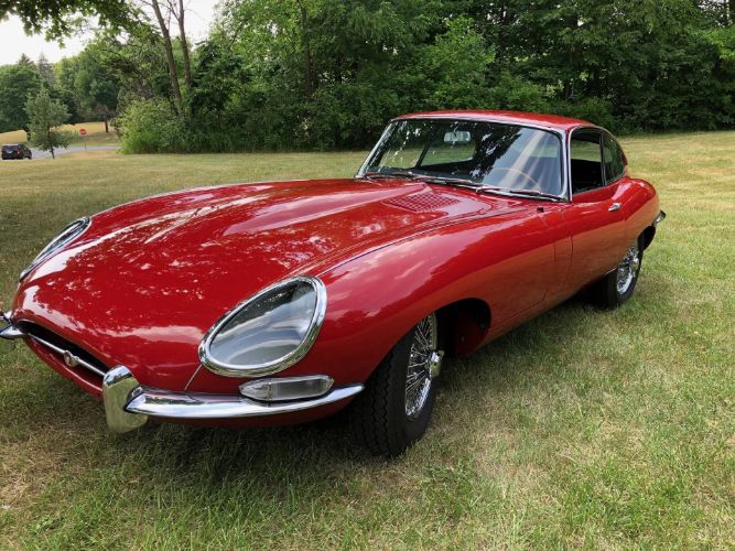 Jaguar-Xke-1962-Red-Black-10