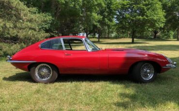 Jaguar-Xke-1962-Red-Black-3