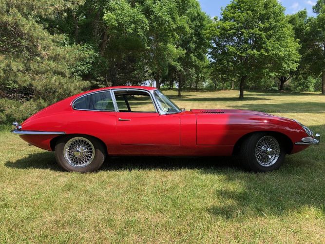 Jaguar-Xke-1962-Red-Black-3