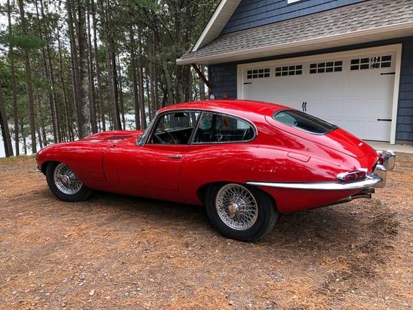 Jaguar-Xke-1962-Red-Black-4
