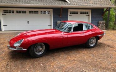 Jaguar-Xke-1962-Red-Black-5