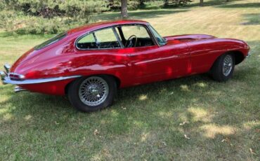 Jaguar-Xke-1962-Red-Black-6