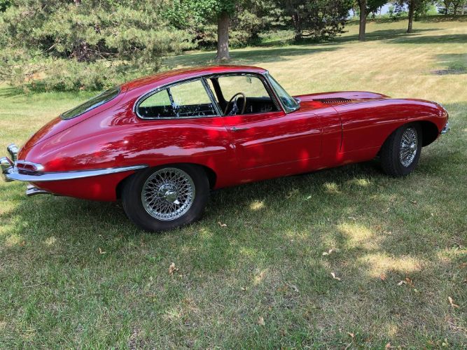 Jaguar-Xke-1962-Red-Black-6