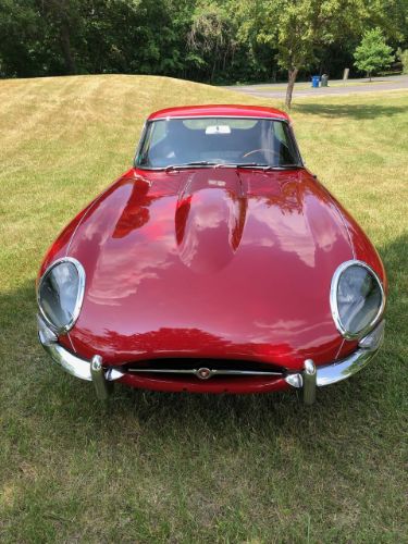 Jaguar-Xke-1962-Red-Black-8
