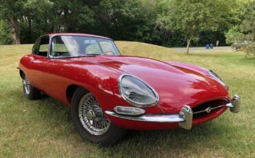 Jaguar-Xke-1962-Red-Black-9