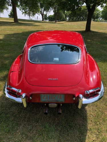 Jaguar-Xke-1962-Red-Black