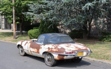 Jaguar-Xke-1962-White-Black-5
