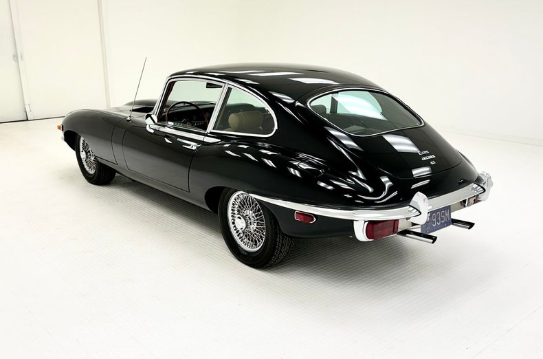 Jaguar-Xke-1969-Black-Cinnamon-1