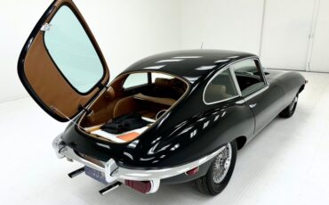 Jaguar-Xke-1969-Black-Cinnamon-10