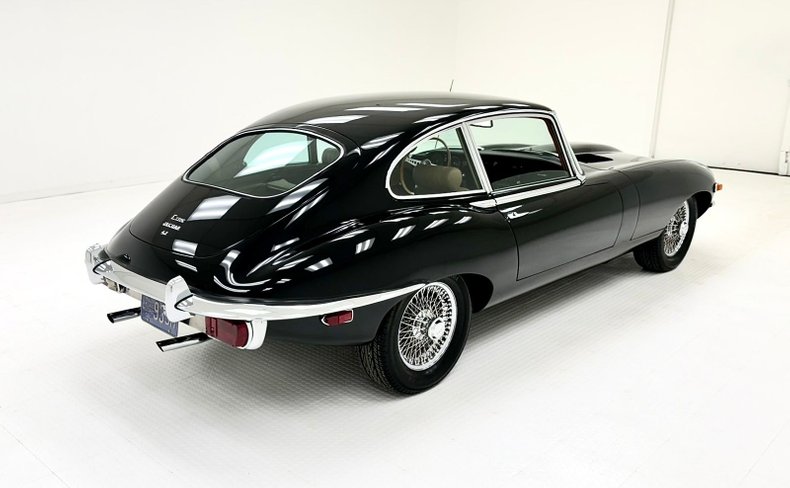 Jaguar-Xke-1969-Black-Cinnamon-3