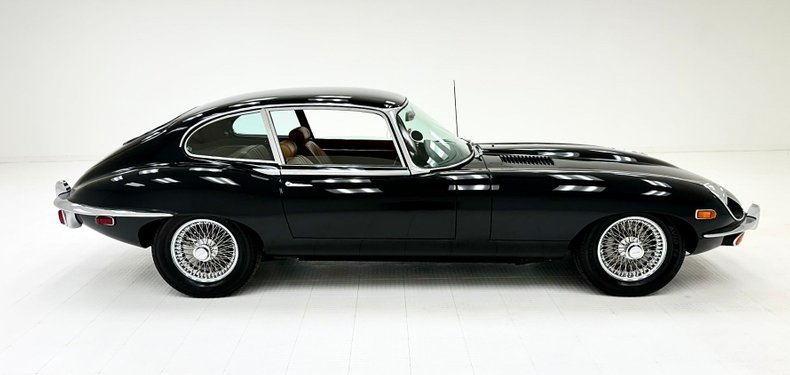 Jaguar-Xke-1969-Black-Cinnamon-4