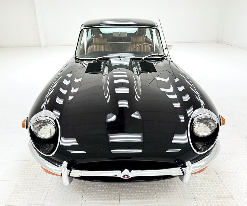 Jaguar-Xke-1969-Black-Cinnamon-6