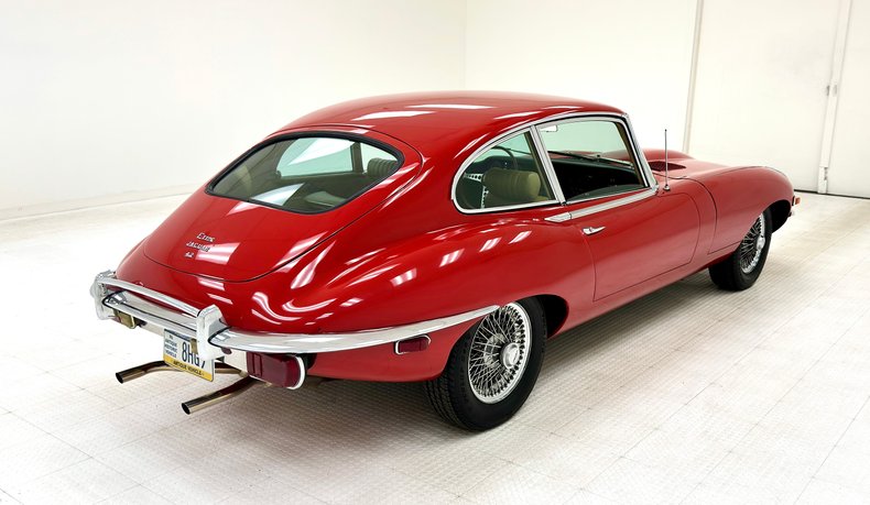 Jaguar-Xke-1969-Carmen-Red-Tan-3