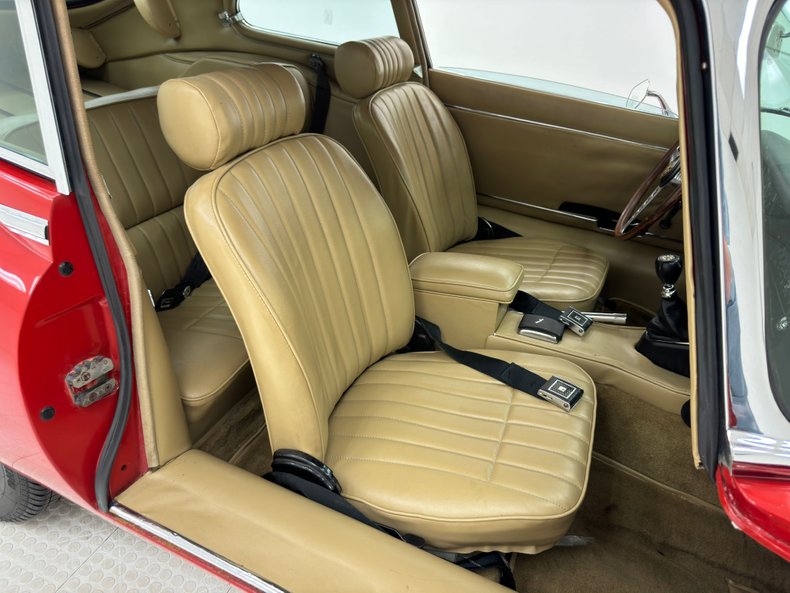 Jaguar-Xke-1969-Carmen-Red-Tan-6
