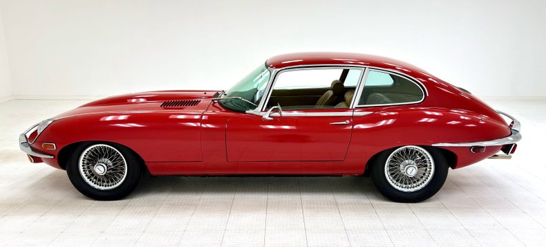 Jaguar-Xke-1969-Carmen-Red-Tan
