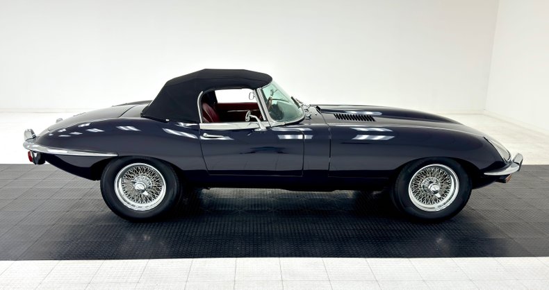 Jaguar-Xke-1969-Indigo-Blue-Red-22