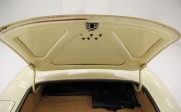 Jaguar-Xke-1969-Pale-Primrose-Tan-1