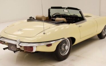 Jaguar-Xke-1969-Pale-Primrose-Tan-11