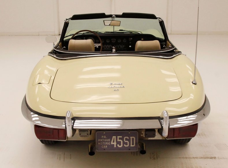 Jaguar-Xke-1969-Pale-Primrose-Tan-12