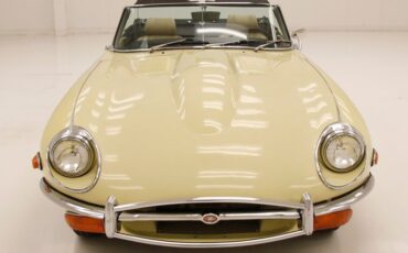 Jaguar-Xke-1969-Pale-Primrose-Tan-14