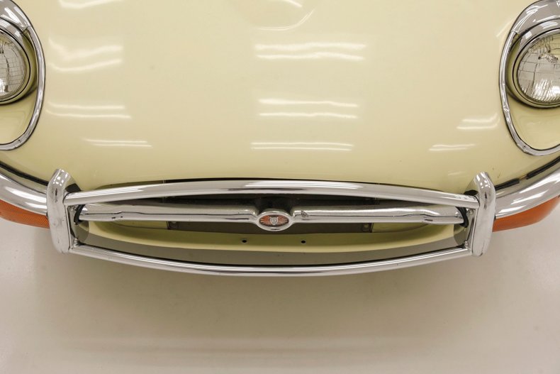 Jaguar-Xke-1969-Pale-Primrose-Tan-19