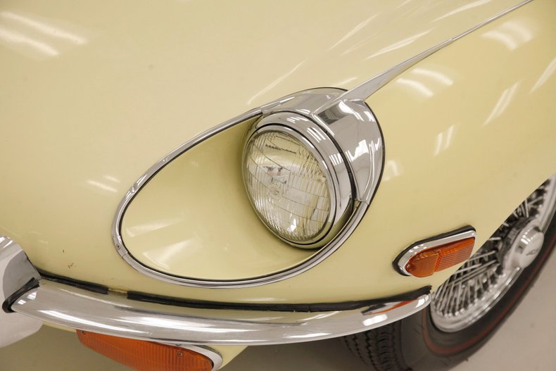 Jaguar-Xke-1969-Pale-Primrose-Tan-20