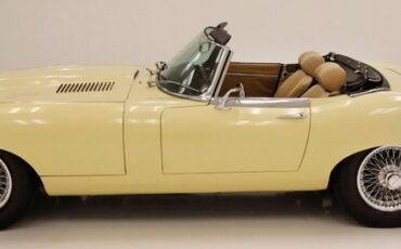 Jaguar-Xke-1969-Pale-Primrose-Tan-22