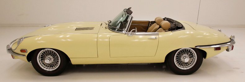 Jaguar-Xke-1969-Pale-Primrose-Tan-22