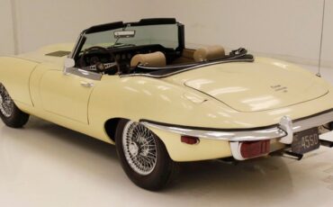 Jaguar-Xke-1969-Pale-Primrose-Tan-24