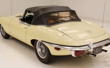 Jaguar-Xke-1969-Pale-Primrose-Tan-25