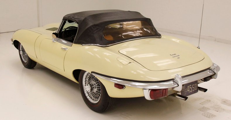 Jaguar-Xke-1969-Pale-Primrose-Tan-25