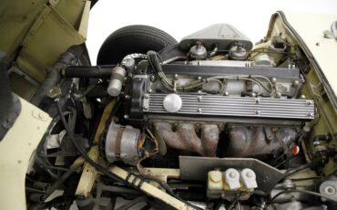 Jaguar-Xke-1969-Pale-Primrose-Tan-27